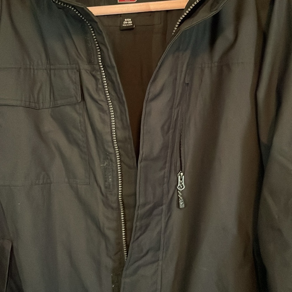 SWISS TECH Coat​ - Picture 2 of 8